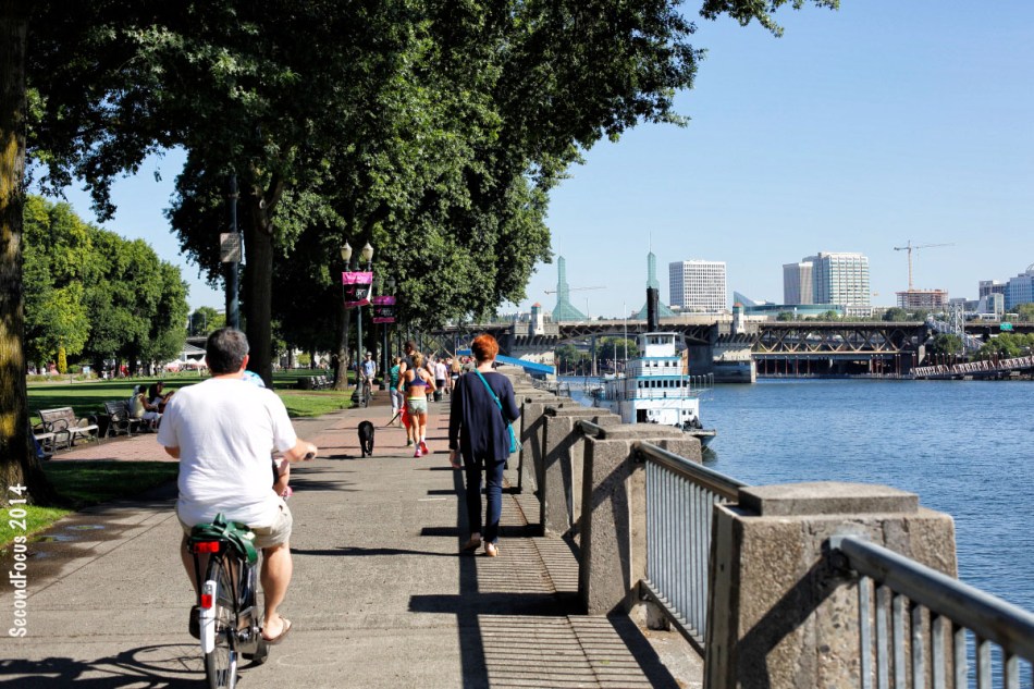 People Out Along The Willamette Reiver