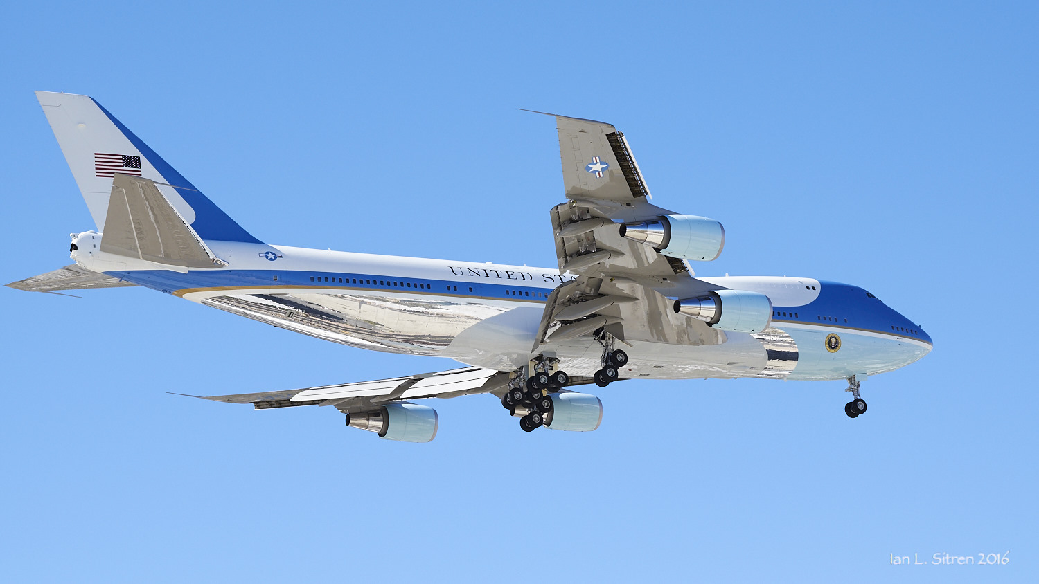 Air Force One Arriving