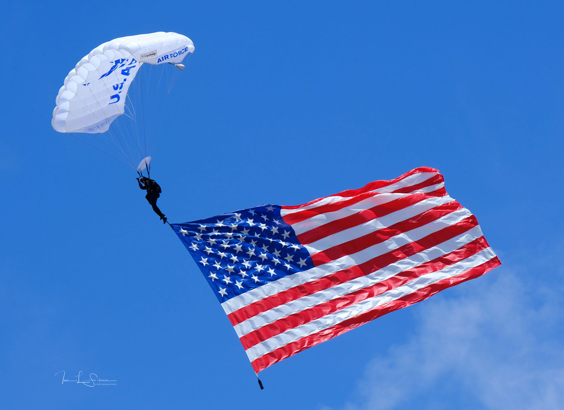 Camarillo_Flag_2019_DSF1196-logo